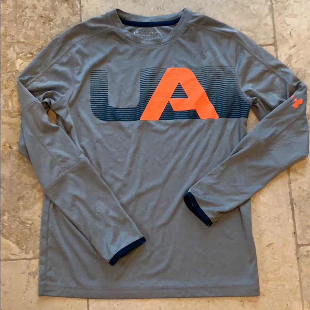 Boys Under Armour heat wear shirt